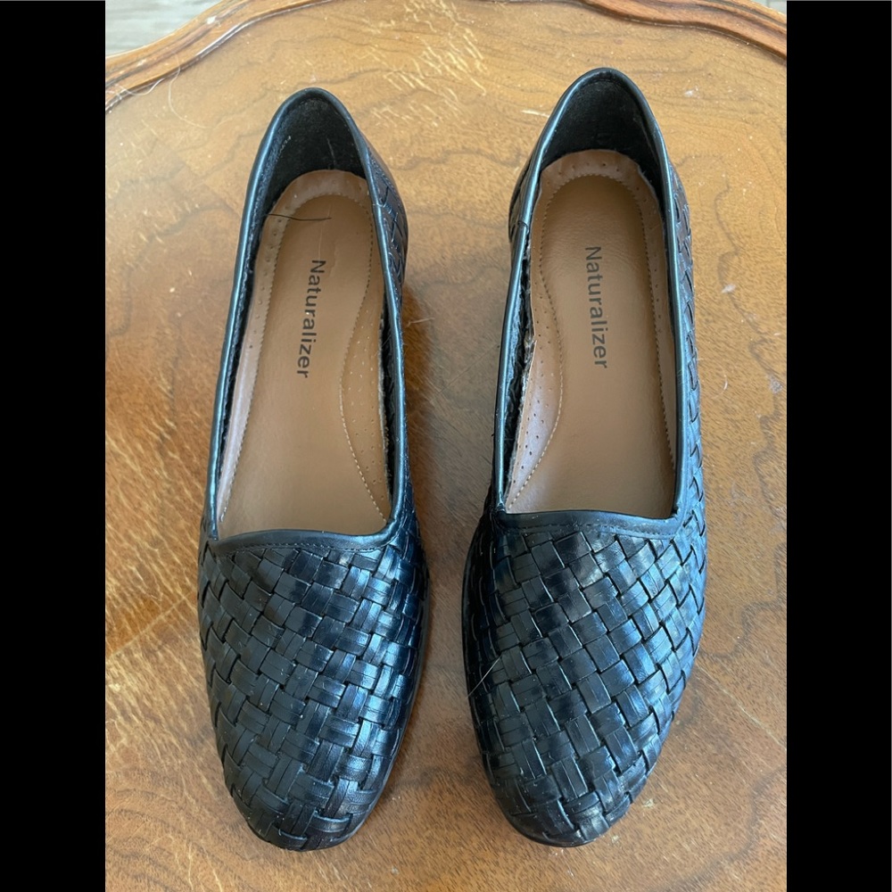 Naturalizer Brown Leather Woven black shoes size 6